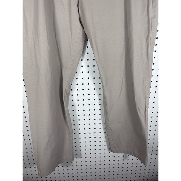 Vineyard Vines on the go performance khaki pants size 36x30 - Picture 2 of 11